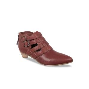 Clark’s Women’s Mena Tan Leather Pointed Toe Bootie Size 9.5